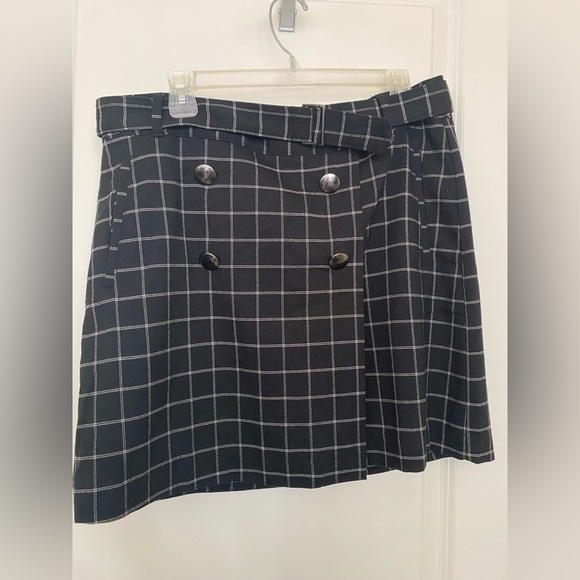 FINAL SALE Banana Republic Black Checkered Skirt with Buttons EUC - Picture 1 of 5